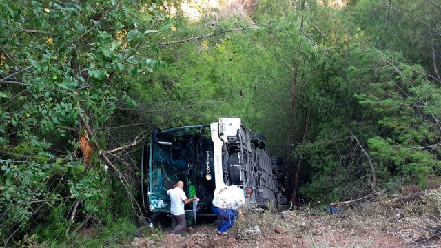 Turcia: 22 de turişti polonezi răniţi într-un accident de autocar în Antalia