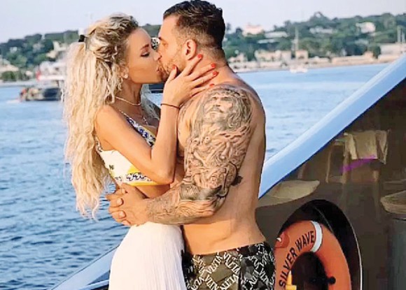 Bianca Drăguşanu şi Alex Bodi, lună de miere pe Coasta de Azur