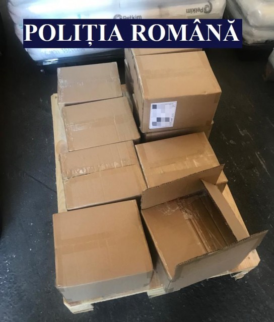 Marfă contrafăcută, indisponibilizată de poliţiştii constănțeni