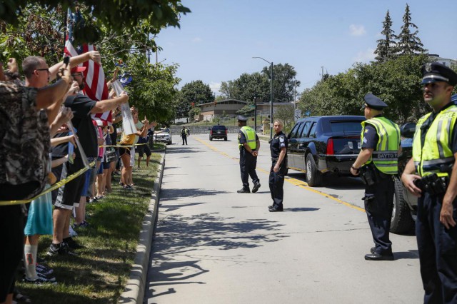 SUA: Trump în vizita la Dayton şi El Paso, locurile atacurilor armate din week-end, întâmpinat de protestatari furioşi