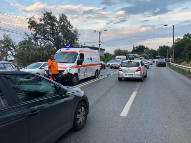 Ambulanţă implicată într-o coliziune, între Forie Nrod şi Eforie Sud