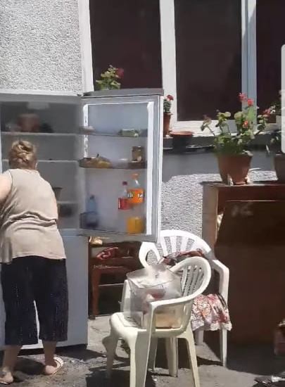 Bătrâna evacuată de pe strada Siretului a primit un apartament în zona Salvării