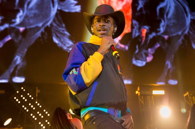 Cântecul ''Old Town Road'' a doborât recordul de longevitate în fruntea topului Billboard