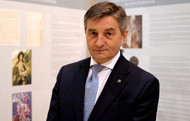 Polonia: Preşedintele Parlamentului îşi cere scuze pentru că a abuzat de avioanele oficiale