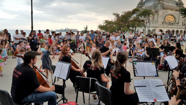 Sunset Sea-mphony 2019: concerte la malul Mării Negre. De la Maria Tănase la Shostakovich și Metallica