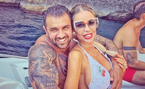 Bianca și Alex Bodi au atras toate privirile în luna de miere: ea cu sânii, el cu tatuajele