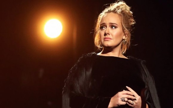 Cum arată viaţa de femeie singură a lui Adele: există distracţie după divorţ