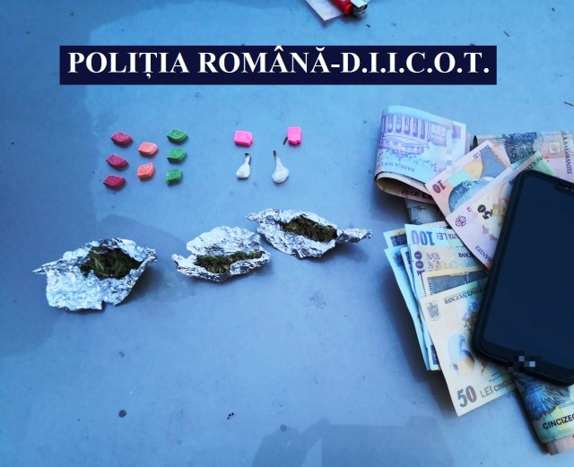 ACȚIUNE ANTIDROG la malul mării: 46 de DOSARE PENALE în 5 zile!