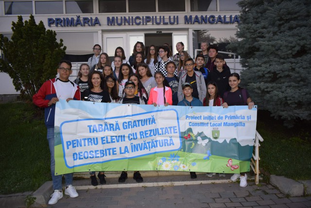 Elevii premianți ai Mangaliei, în tabere gratuite oferite de municipalitate