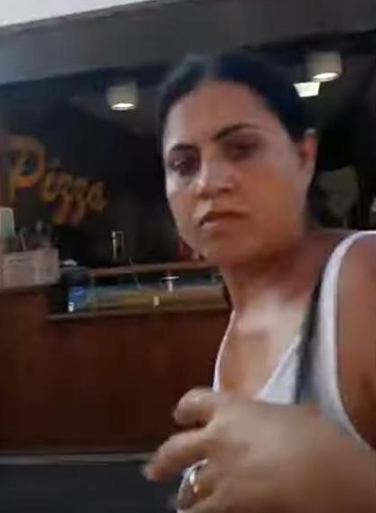 Tentativă de înşelăciune! O femeie A FILMAT o ESCROACĂ ce acţionează în Satul de Vacanţă – Mamaia!