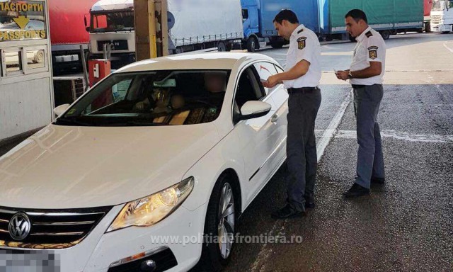 ARTICOLE VESTIMENTARE confiscate în urma unui CONTROL al POLIŢIEI de FRONTIERĂ din Constanţa
