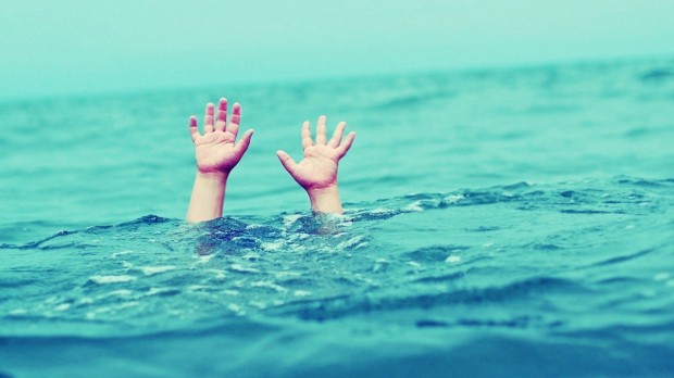 ALERTĂ în Mamaia: Mai mulți adolescenți în pericol de înec în zona hotelului Modern
