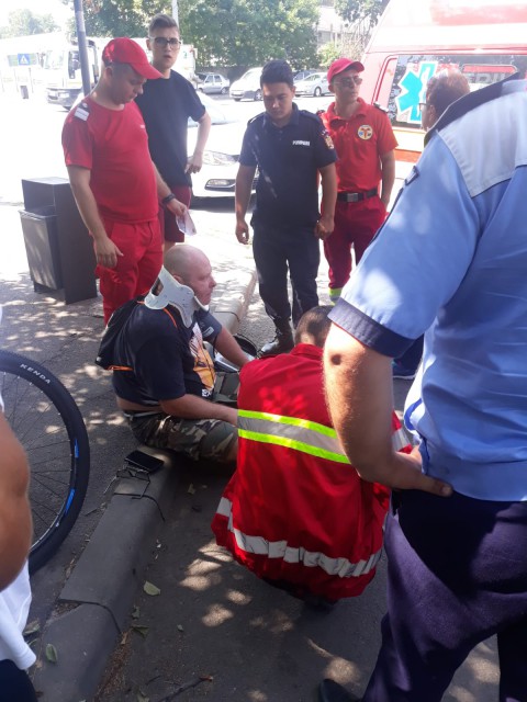 Accident rutier în zona Far. Un biciclist a fost rănit. VIDEO