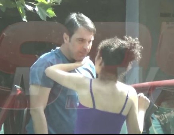 Alexandru Papadopol, sărut fierbinte în văzul tuturor cu soția unui mare actor din România
