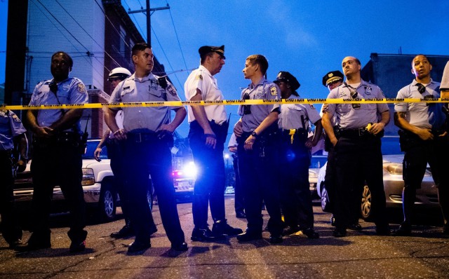 SUA: Şase poliţişti răniţi de gloanţe la Philadelphia