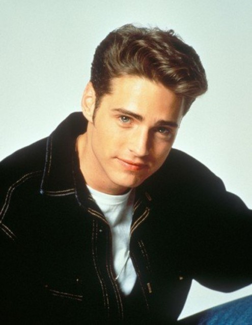 Brandon din Beverly Hills 90210, trădat de alcool şi acaparat de riduri. Cât s-a schimbat Jason Priestley