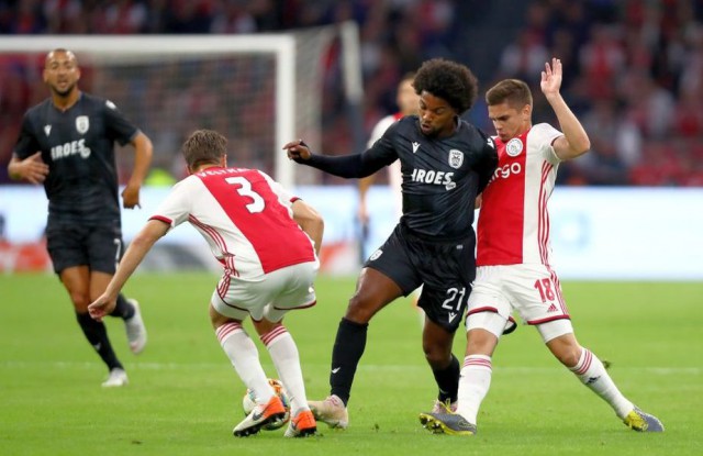 Ajax Amsterdam a anunţat rezilierea contractelor vedetelor Klaas-Jan Huntelaar şi Ryan Babel