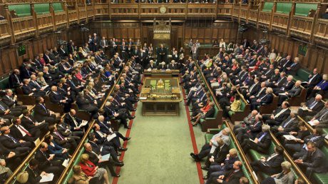 Marea Britanie: O petiţie contra supendării parlamentului a depăşit un milion de semnături