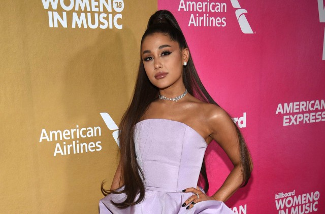 Ariana Grande, ''copleşită de emoţii'' după un concert în Manchester, la doi ani de la atentatul soldat cu 22 de morţi
