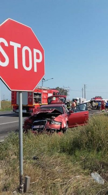 Accident rutier: ambii şoferi au încălcat regulile de circulaţie! Rănit: un copil de 11 ani