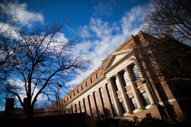 Accesul în SUA al unui student palestinian admis la Harvard, refuzat pe baza postărilor prietenilor pe reţelele de socializare