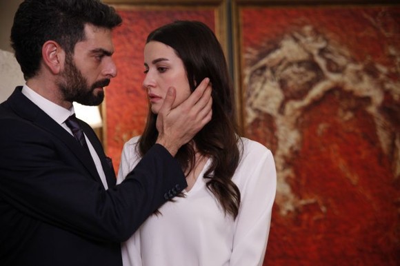 „Lacrimi la Marea Neagră” are premiera luni! Totul despre serialul toamnei