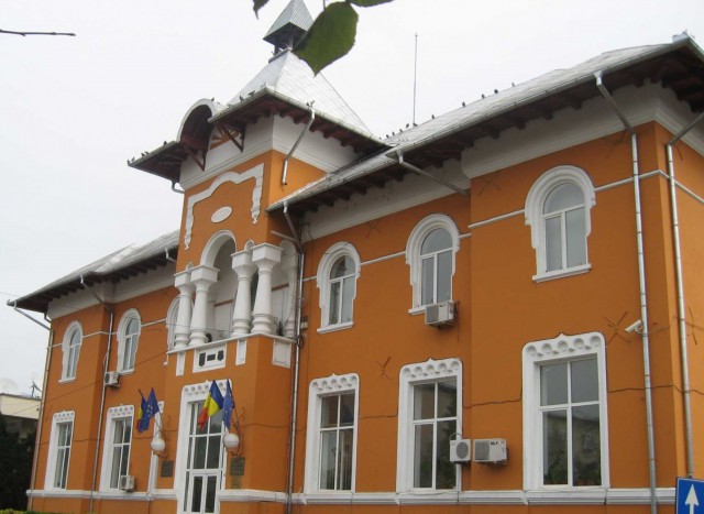 Reabilitarea termică a unui liceu din Medgidia, oferită de primărie unei firme din Cernavodă abonată la contracte cu statul