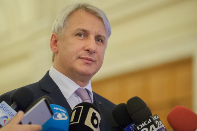 Teodorovici acuză 'minciuni' în spațiul public: Nu impozităm sumele trimise în țară de români