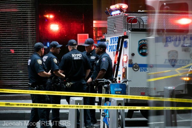 SUA: Cadavru învelit într-un covor, găsit lângă o cafenea din New York