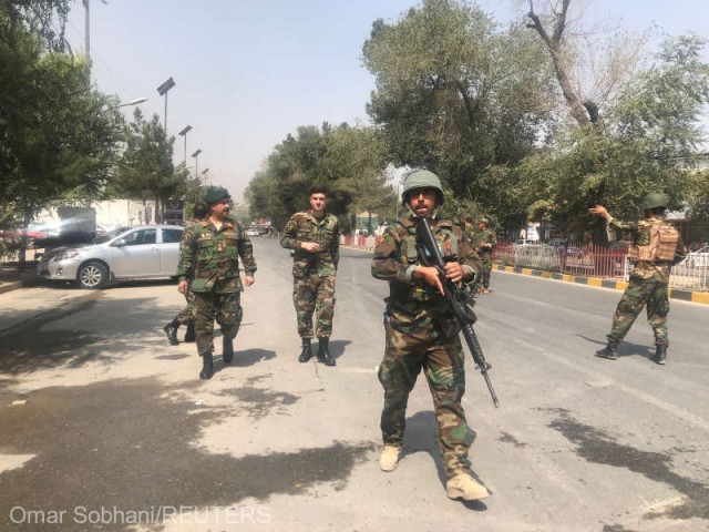 Afganistan: Atentat sinucigaş în apropierea cartierului general al NATO din Kabul