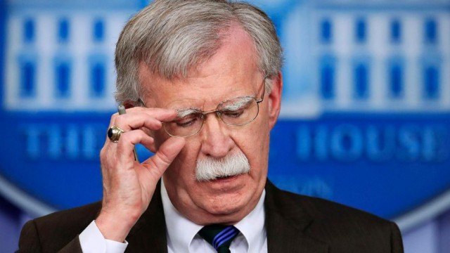 Donald Trump l-a demis pe consilierul pentru securitate naţională John Bolton