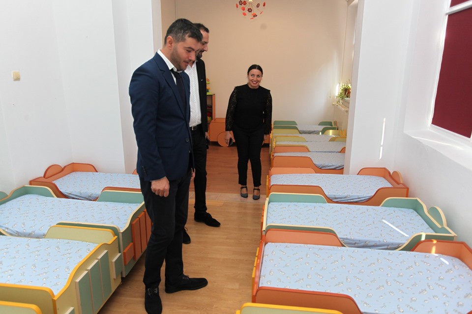 Primăria Ovidiu a inaugurat noua școală și grădiniță din Poiana în prezența lui Horia Țuțuianu și a lui Dumitru Jeacă Primăria Ovidiu a inaugurat noua școală și grădiniță din Poiana în prezența lui Horia Țuțuianu și a lui Dumitru Jeacă