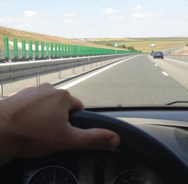 Atenţie, şoferi! Trafic deviat pe autostrada A2, din cauza unor lucrări de reabilitare
