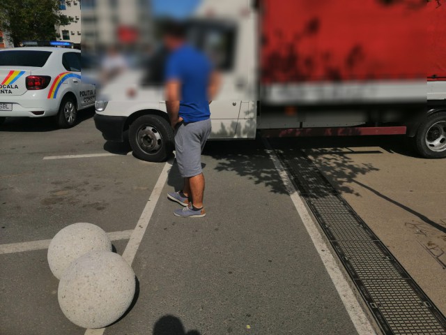 Bilele de beton din stațiunea Mamaia continuă să fie scoase din elementele de susținere. Poliția Locală a prins un făptaș!