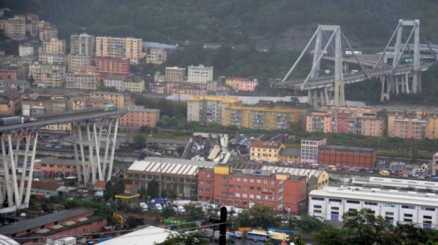 Trei persoane în arest la domiciliu, în urma anchetei asupra prăbuşirii unui pod la Genova soldată cu 43 de morţi