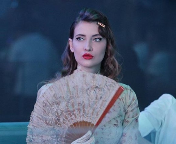 Iulia Albu, ținta glumelor colegilor de școală: „Am fost numită Scheletron, am avut probleme cu acneea“
