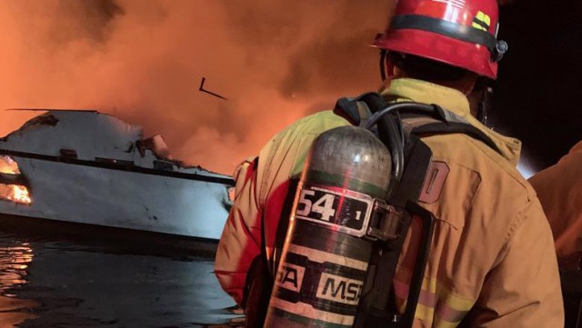 Incendiu la bordul unei ambarcaţiuni în largul Californiei: 20 de morţi şi 14 dispăruţi. Căutările au fost sistate