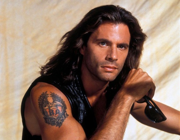 Lorenzo Lamas nu mai e bărbatul fatal de altădată. De nerecunoscut, la 61 de ani