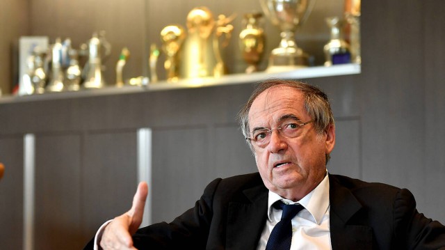 Preşedintele Federaţiei Franceze de Fotbal le cere arbitrilor să nu întrerupă meciurile pentru scandări homofobe