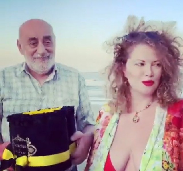 Cum arată Viorel Lis la 75 de ani? Apariţie de senzaţie pe litoral, marcată de Oana Lis: „Mă aduci şi la anul, dacă apuci“