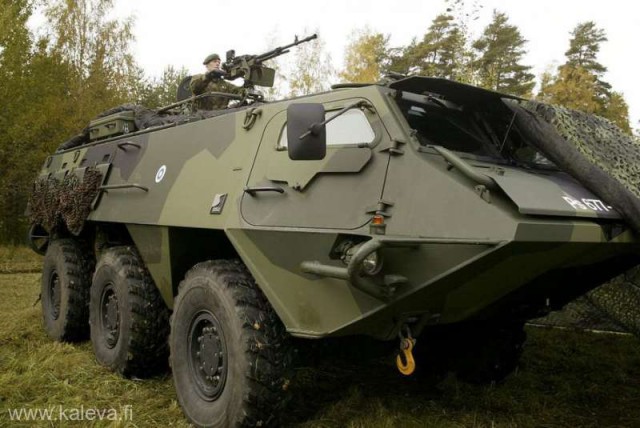 Finlanda: Un ren a provocat o ciocnire de blindate în urma căreia peste zece soldaţi au ajuns la spital