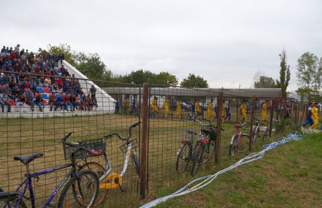FC Nicoliță Făurei: Fericire de un miliard și jumătate într-un oraș în care mama lui Bănel gătește și spală pentru toți cei 18 fotbaliști