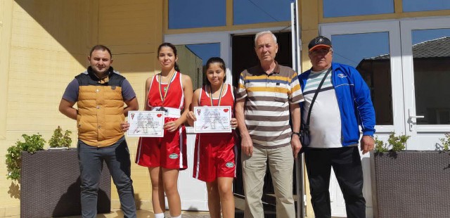 Pugilistele Mangaliei, medaliate cu bronz la Campionatul Național de Box