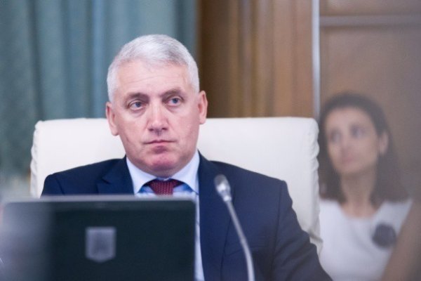 Ţuţuianu: Este evident că PNL şi Iohannis joacă încă o dată cartea alegerilor anticipate