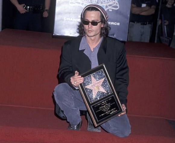Steaua lui Johnny Depp, de pe Walk of Fame, a fost vandalizată. Ce mesaj obscen au scris făptaşii