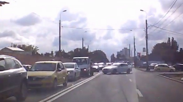 INTERSECȚIE PERICULOASĂ în Constanța! Autoritățile ANALIZEAZĂ SITUAȚIA! VIDEO