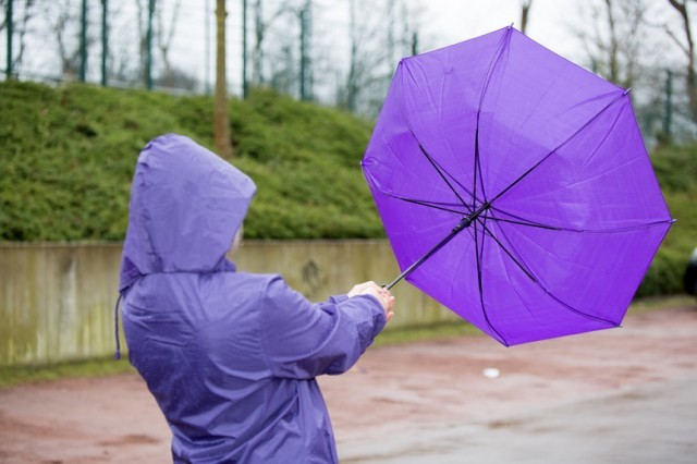 Se STRICĂ vremea! INFORMARE METEO de PLOI și VÂNT