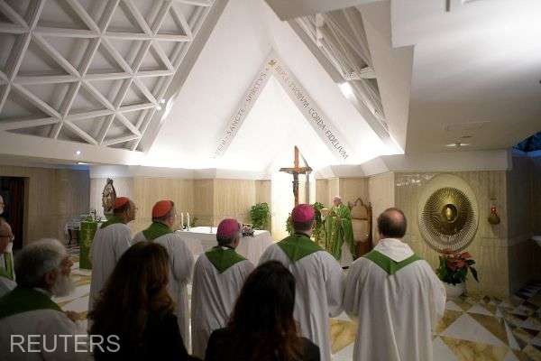 Vatican: Doi preoţi, deferiţi justiţiei pentru abuzuri sexuale