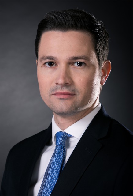 Secretarul general al PNL, Robert Sighiartău: Pentru Klaus Iohannis au semnat cei mai mulţi români: peste 2.200.000 de semnături