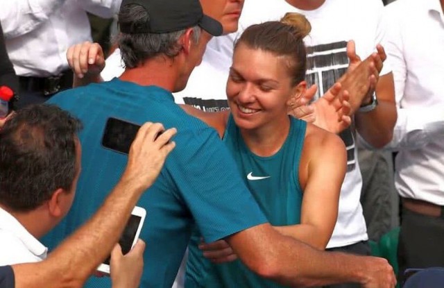 Simona Halep, nerăbdătoare să reia pregătirea alături de Darren Cahill: ”Vino aici! Stai... Nu încă, știu”